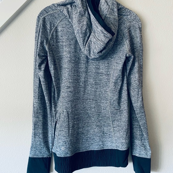 Lululemon Hoodie with Bonus Bag Size 4 - Picture 3 of 6